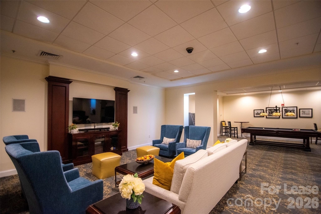 300 W 5th Street - Photo 19
