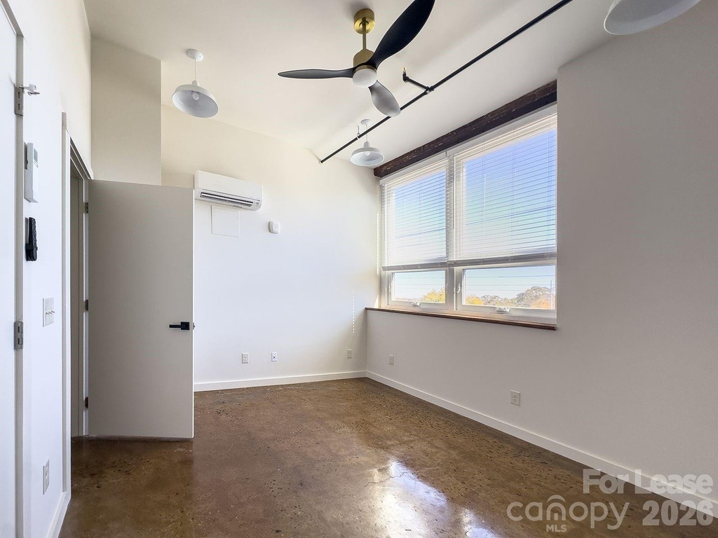 510 S College Street - Photo 3