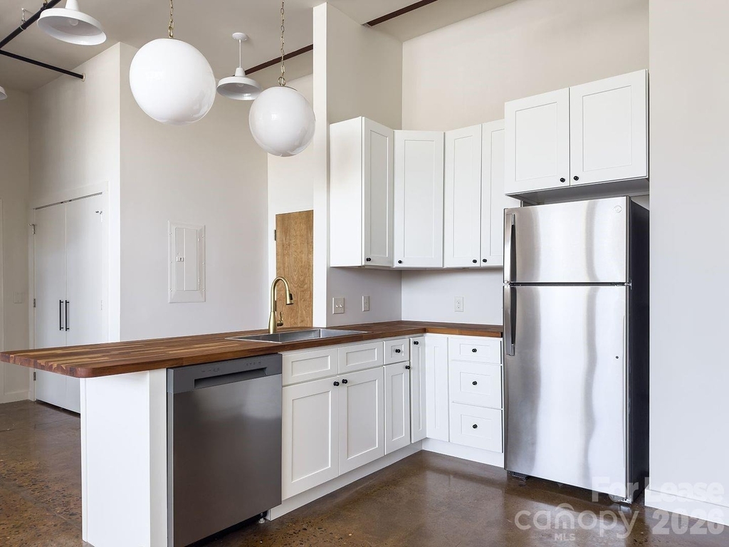 510 S College Street - Photo 8