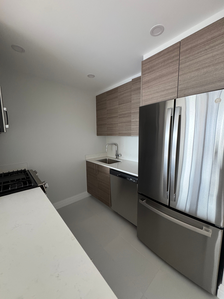West 48th Street - Photo 4