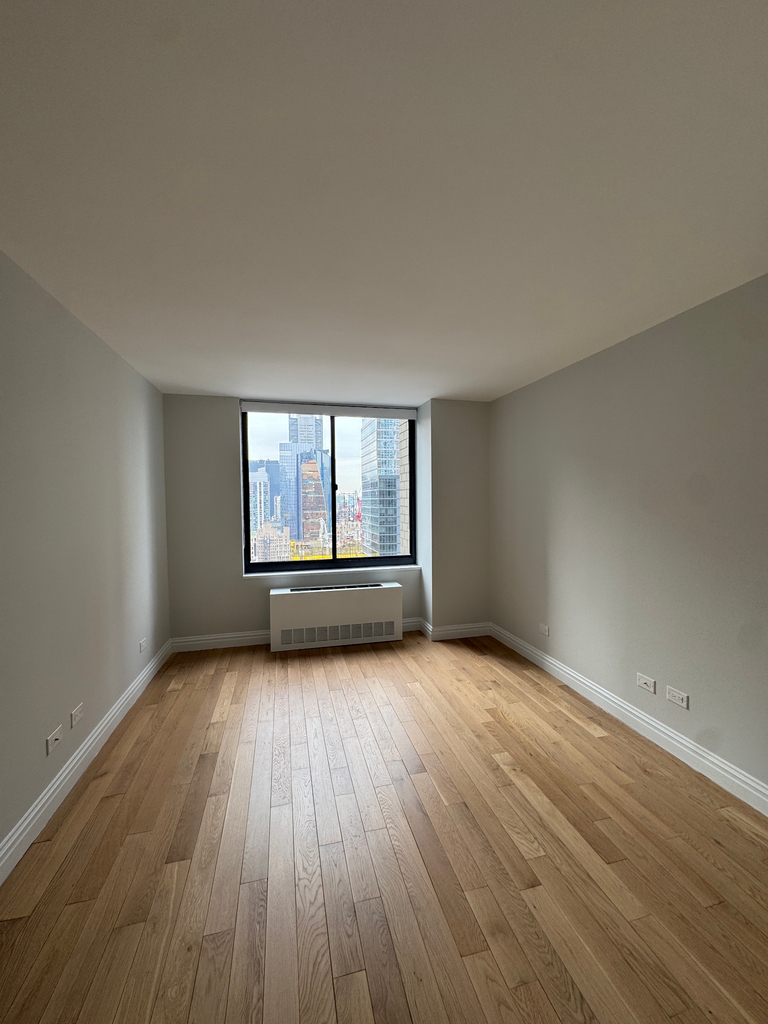 West 48th Street - Photo 3