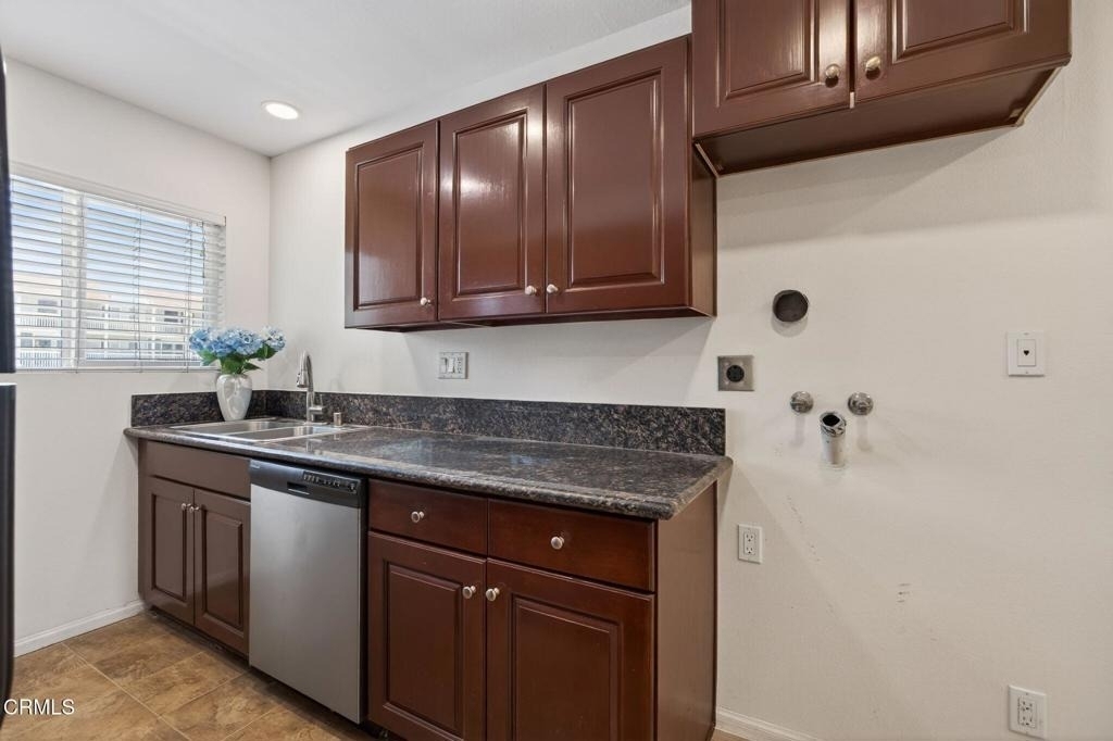 225 S Ventura Road - Photo 8