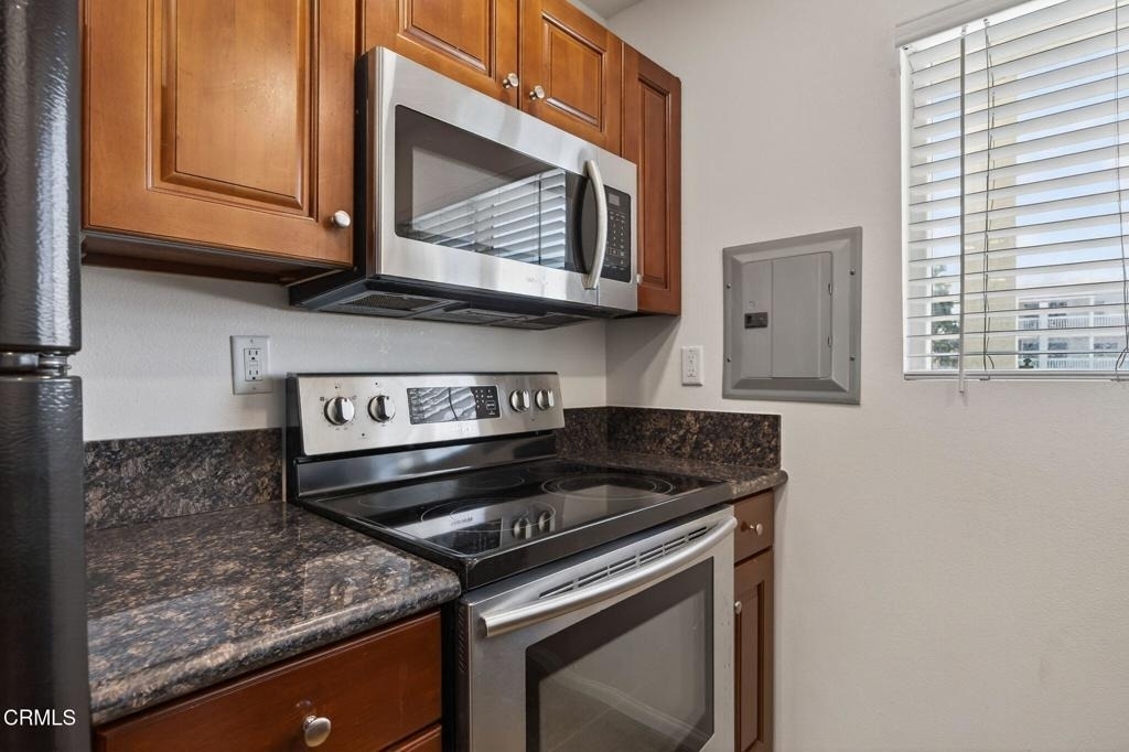 225 S Ventura Road - Photo 7