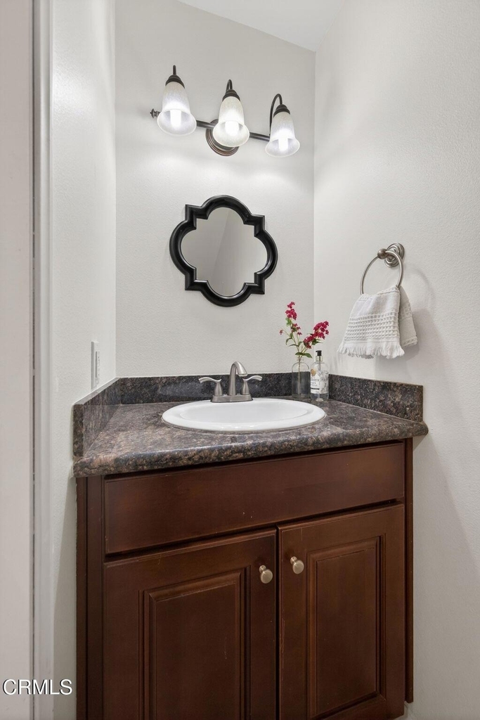 225 S Ventura Road - Photo 10