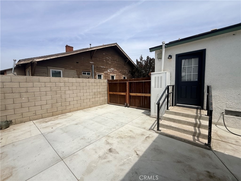 3688 Taft - Photo 14