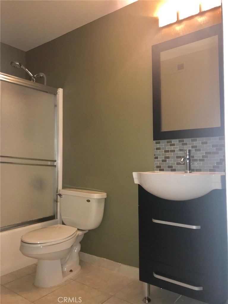 17807 Devonshire Street - Photo 23