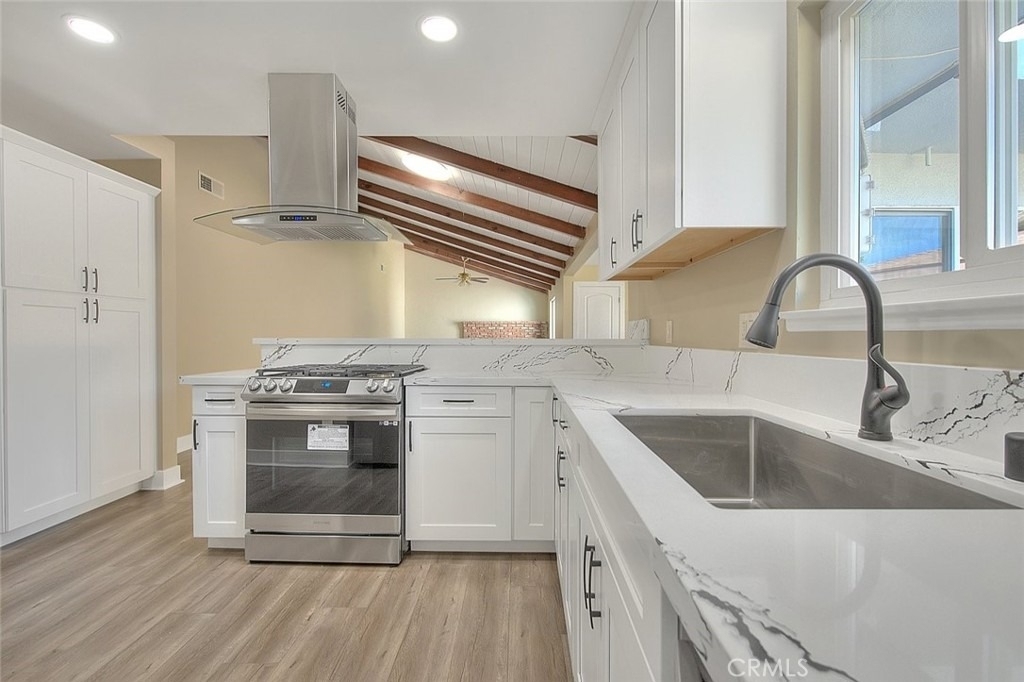 340 W Caroline Street - Photo 5