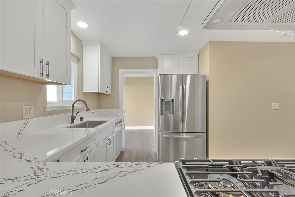 340 W Caroline Street - Photo 4