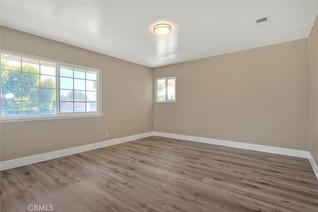 340 W Caroline Street - Photo 9