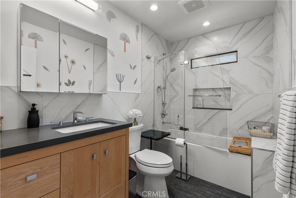 3880 Fredonia Drive - Photo 12