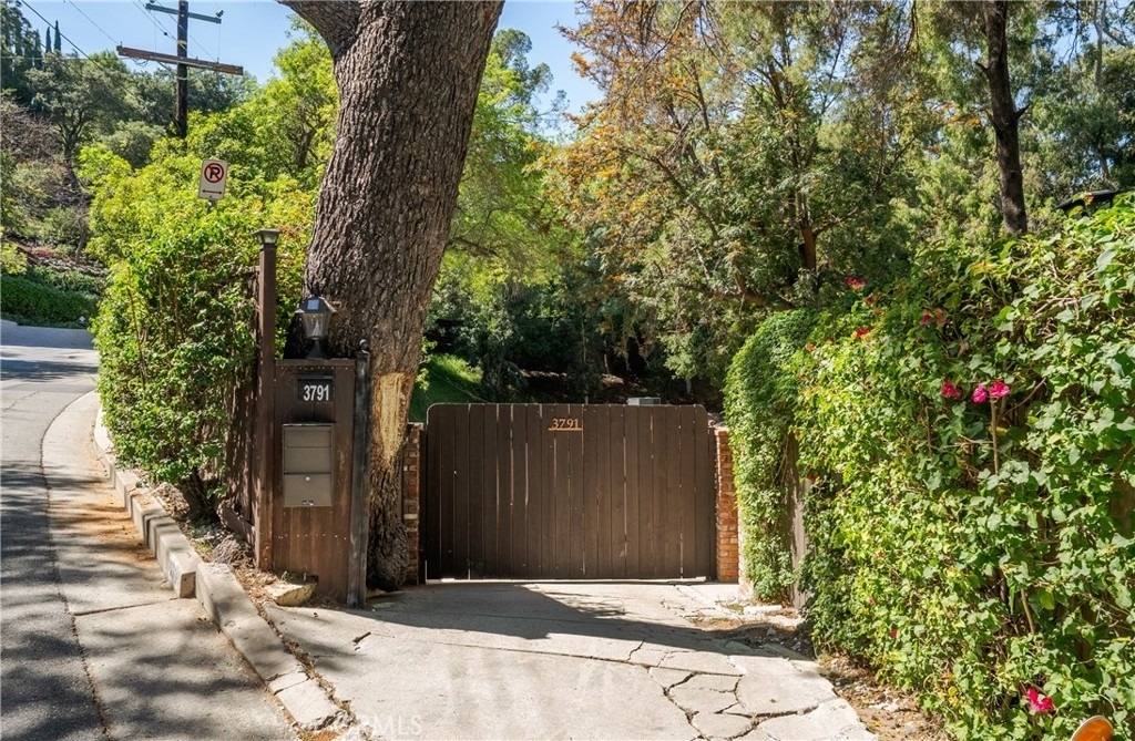 3791 Multiview Drive - Photo 0