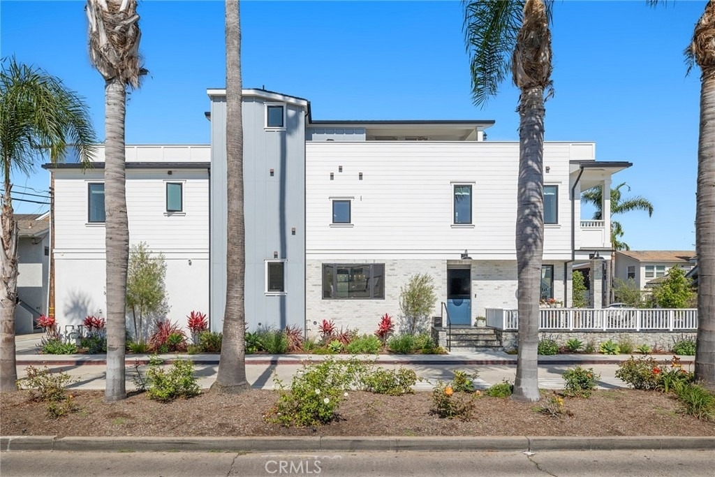 201 Opal Avenue - Photo 1