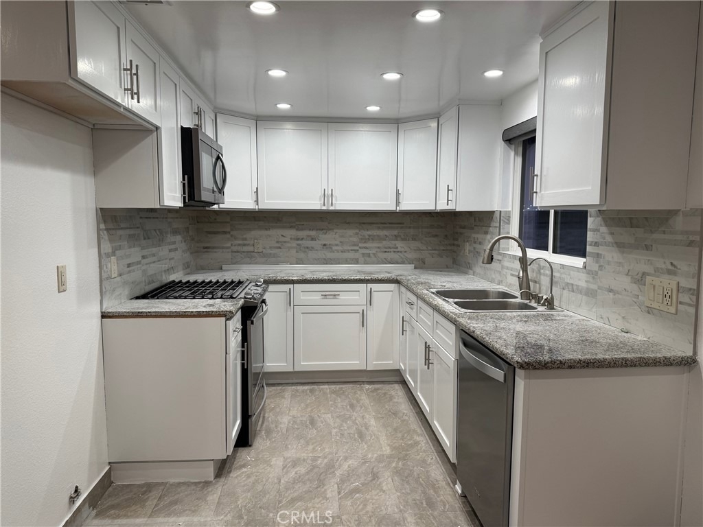 412 Burchett Street - Photo 1