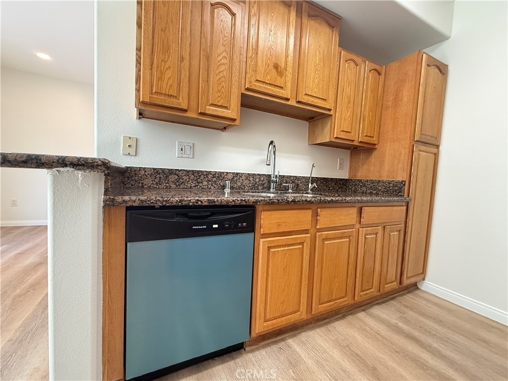 300 E Providencia - Photo 14