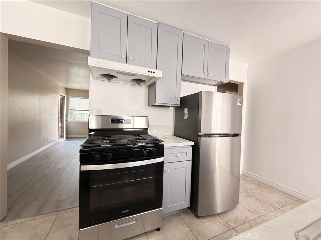 2431 W Beverly - Photo 9