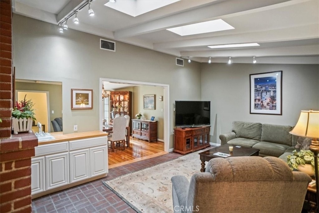 10419 Bloomfield Street - Photo 8
