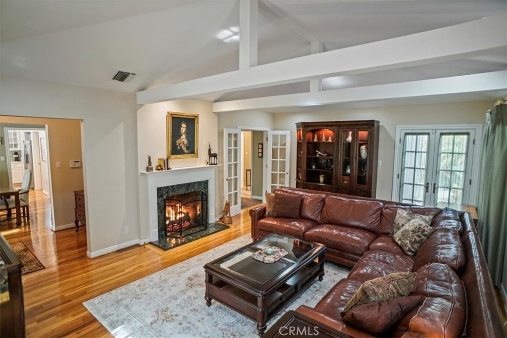 10419 Bloomfield Street - Photo 2