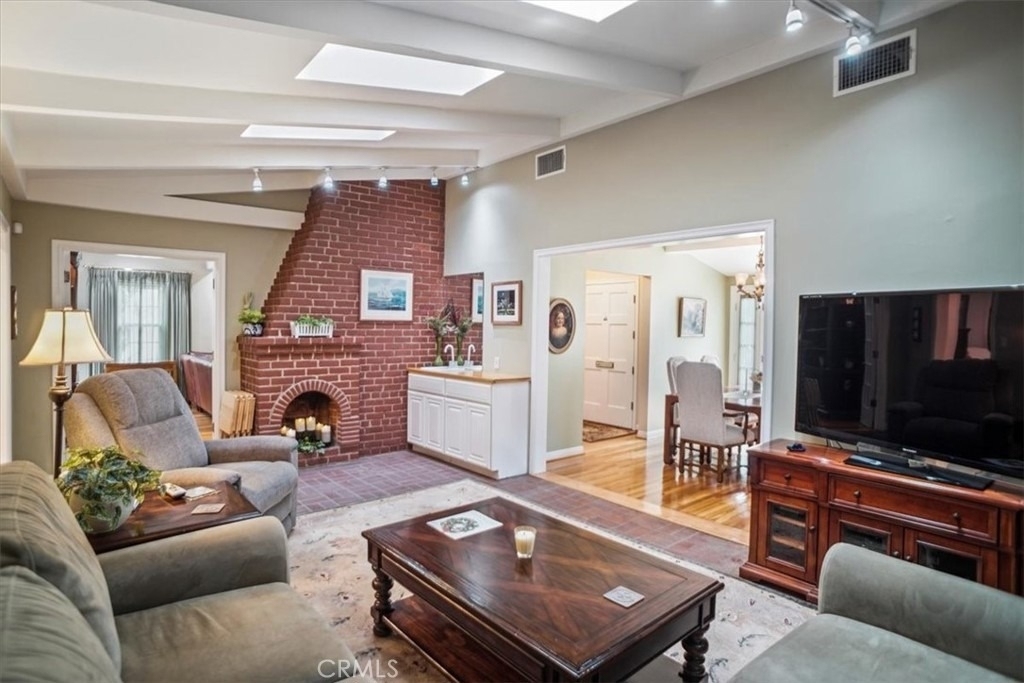 10419 Bloomfield Street - Photo 7
