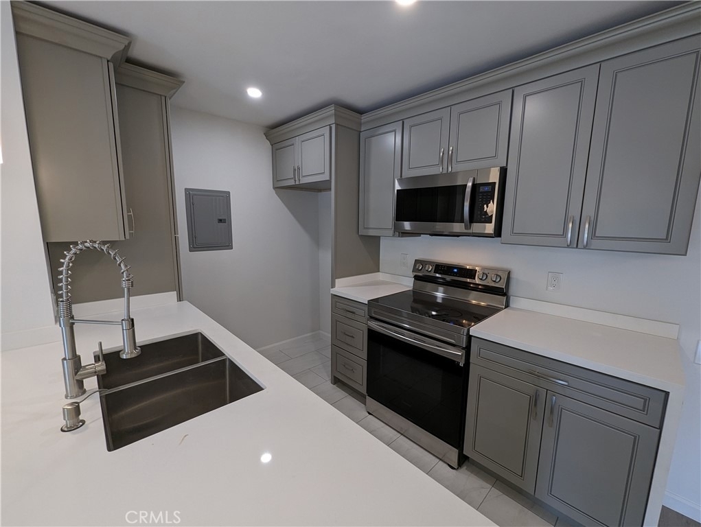 5460 White Oak - Photo 4