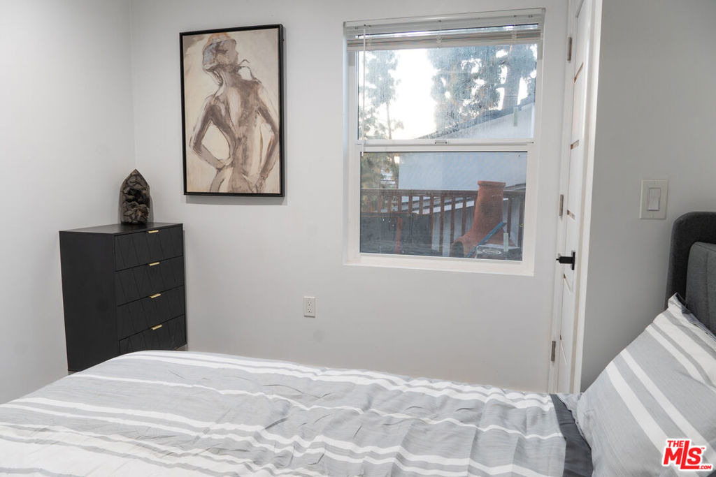 1933 1/2 Lemoyne - Photo 10