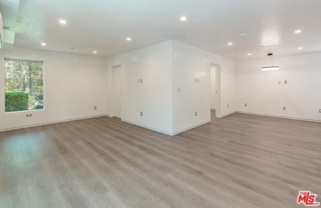 613 6th Avenue - Photo 2
