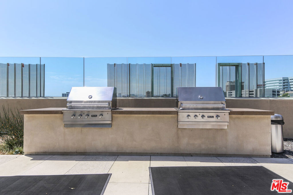 889 Francisco Street - Photo 6