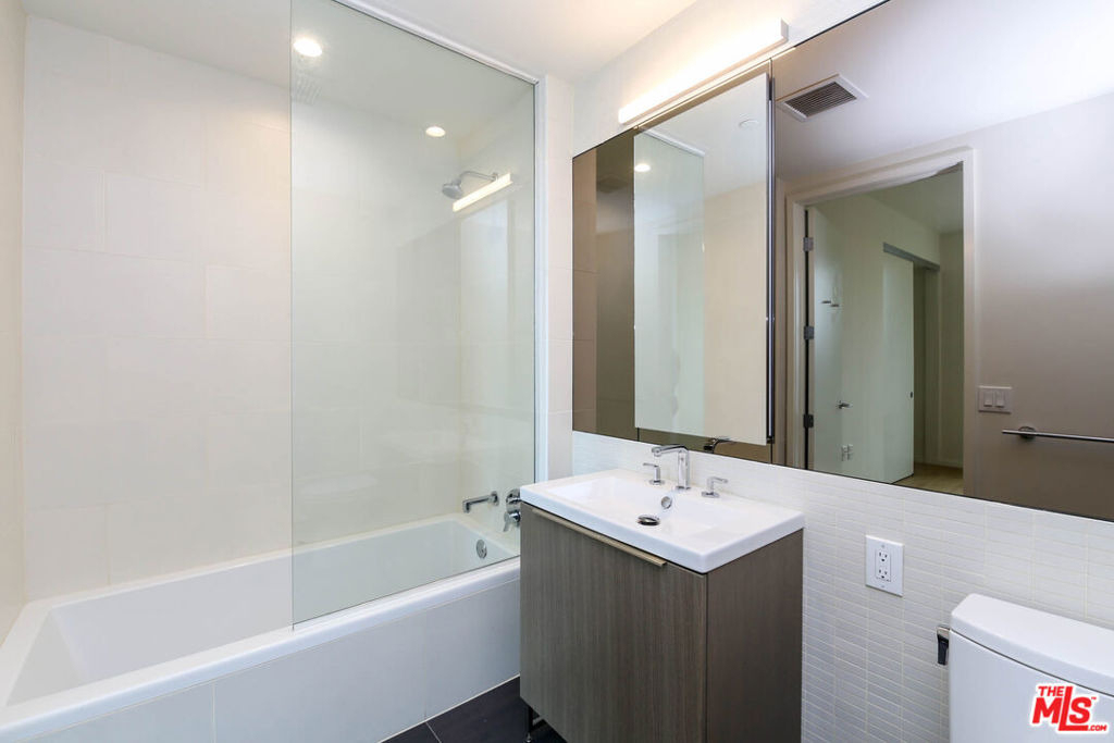 889 Francisco Street - Photo 22