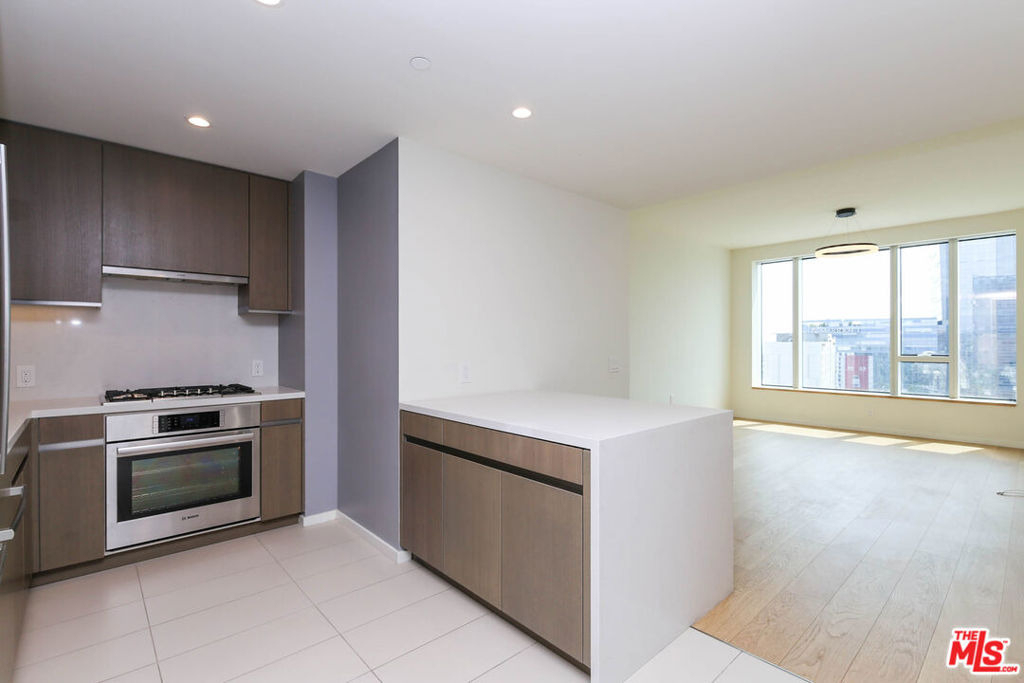 889 Francisco Street - Photo 12