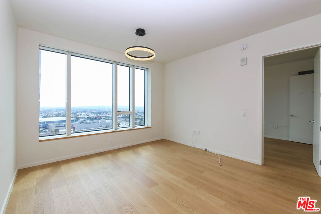 889 Francisco Street - Photo 15