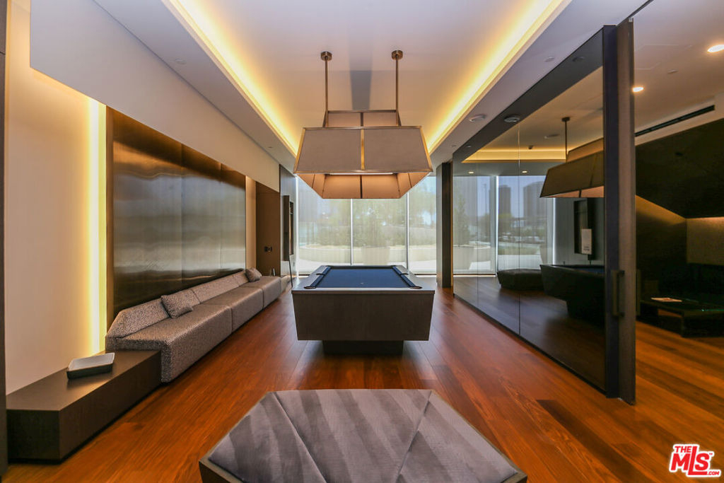 889 Francisco Street - Photo 2