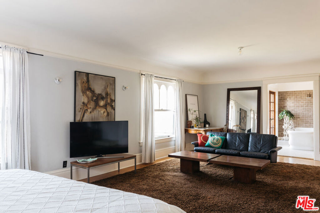 1046 W Kensington Road - Photo 24