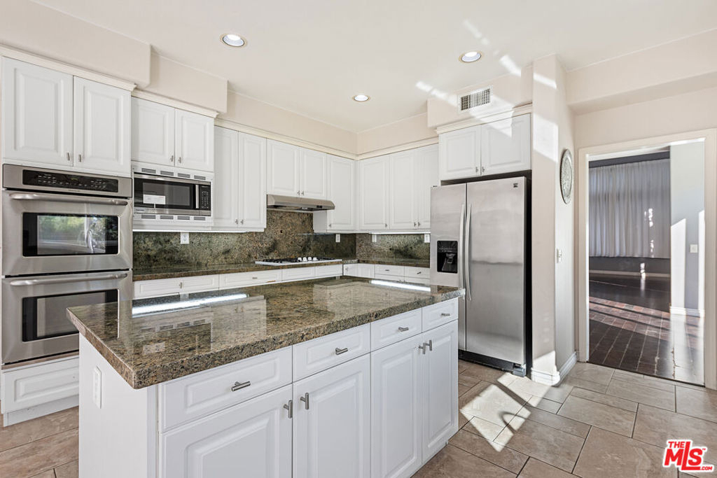 24310 Belford Court - Photo 21