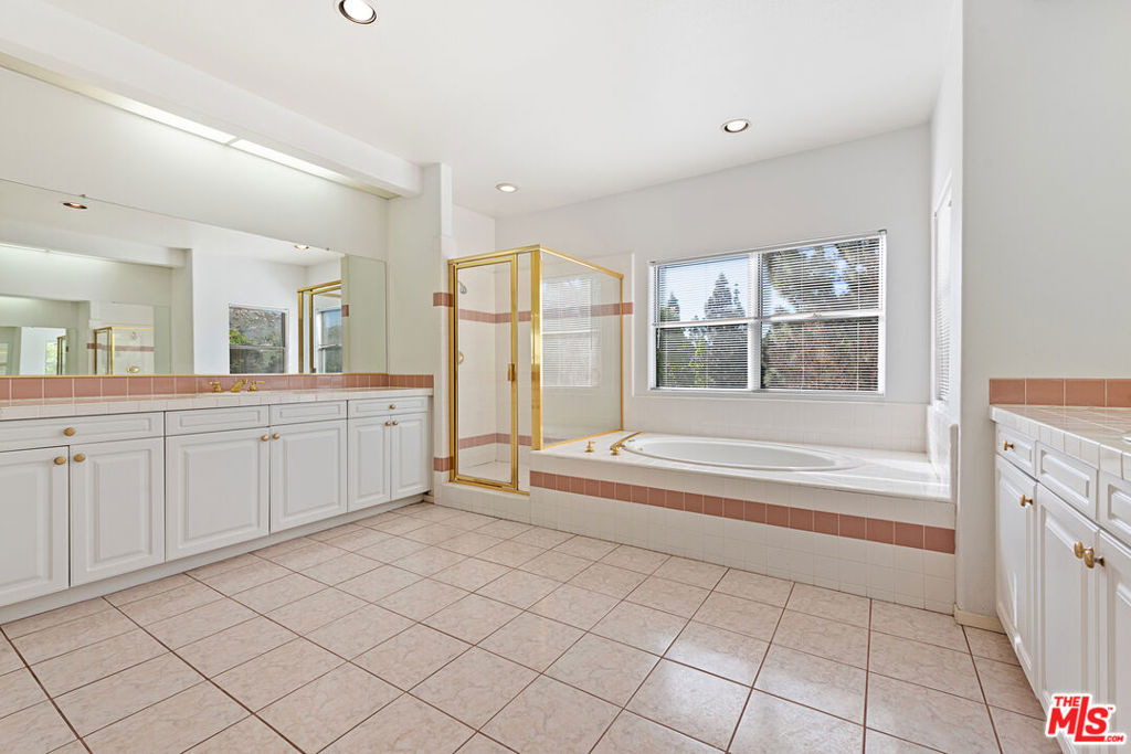 24310 Belford Court - Photo 46