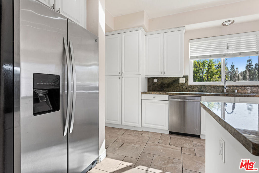 24310 Belford Court - Photo 23