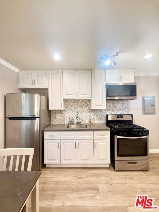 18002 Collins Street - Photo 4