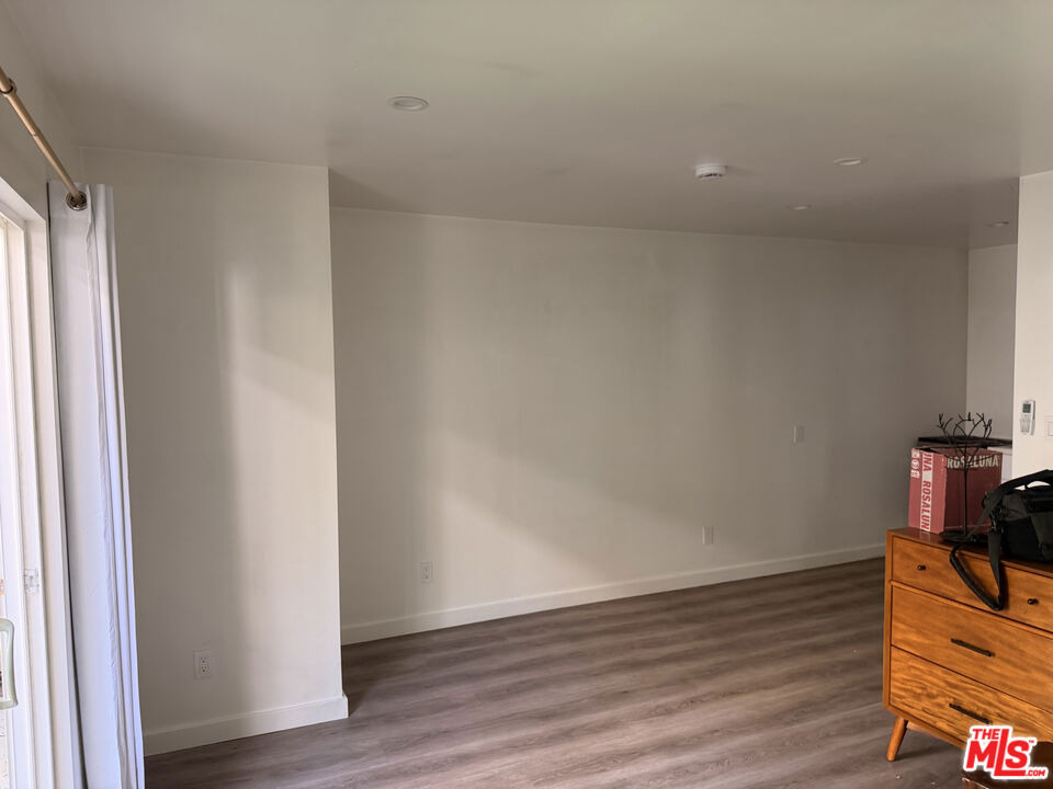 1162 N Poinsettia Place - Photo 12