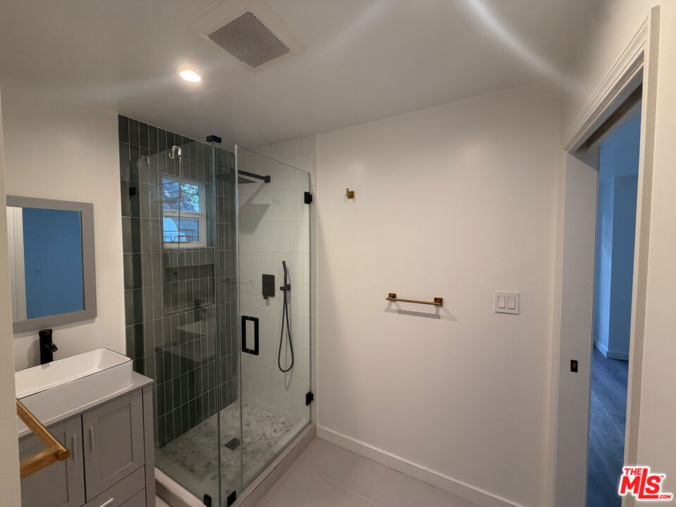 1162 N Poinsettia Place - Photo 11