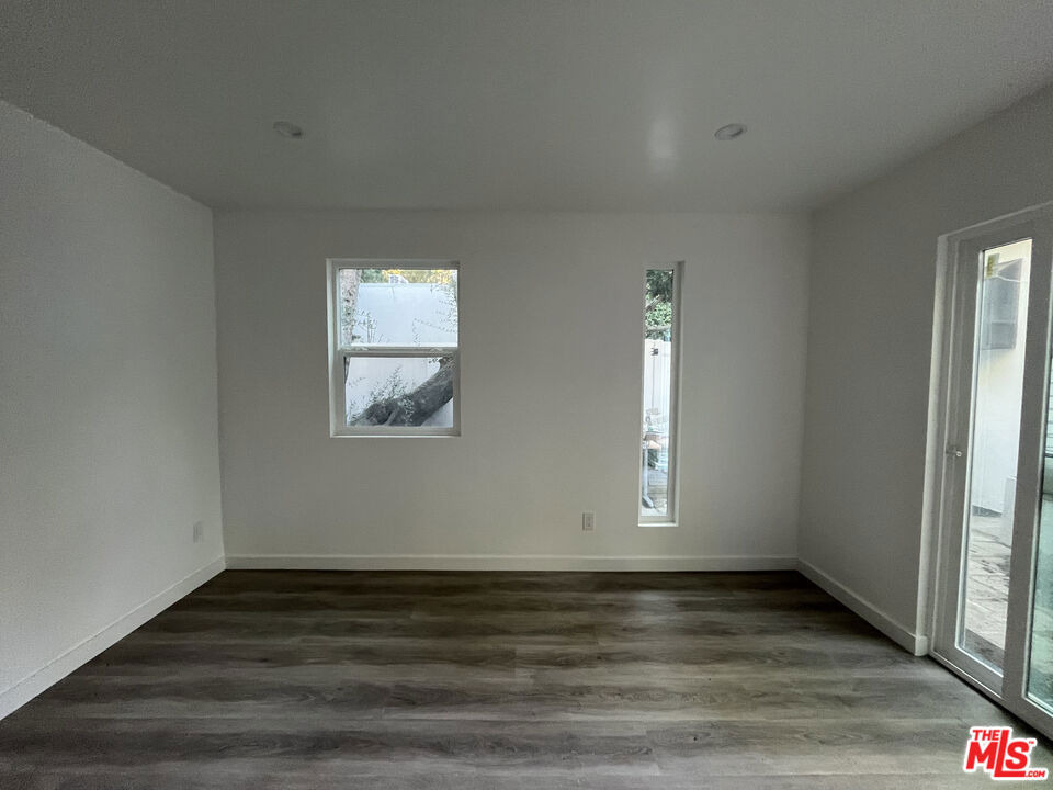 1162 N Poinsettia Place - Photo 7
