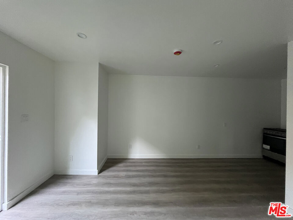 1162 N Poinsettia Place - Photo 6