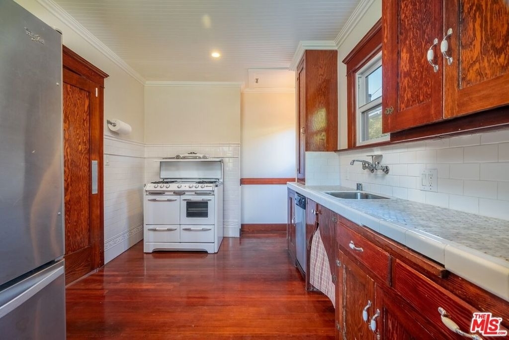 4253 Fountain Avenue - Photo 28