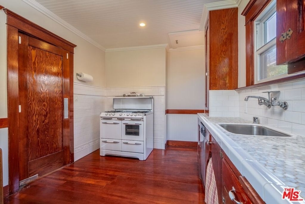 4253 Fountain Avenue - Photo 29