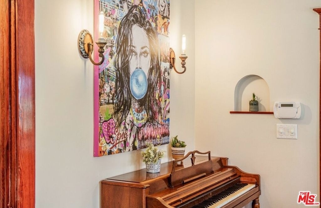 4253 Fountain Avenue - Photo 3