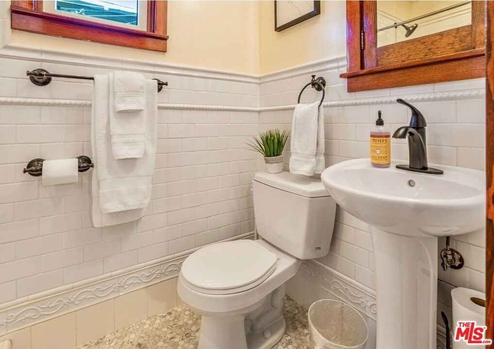 4253 Fountain Avenue - Photo 5