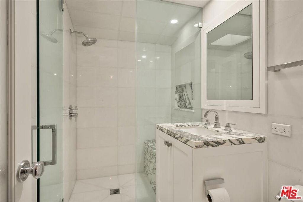 936 Palisades Beach Road - Photo 25