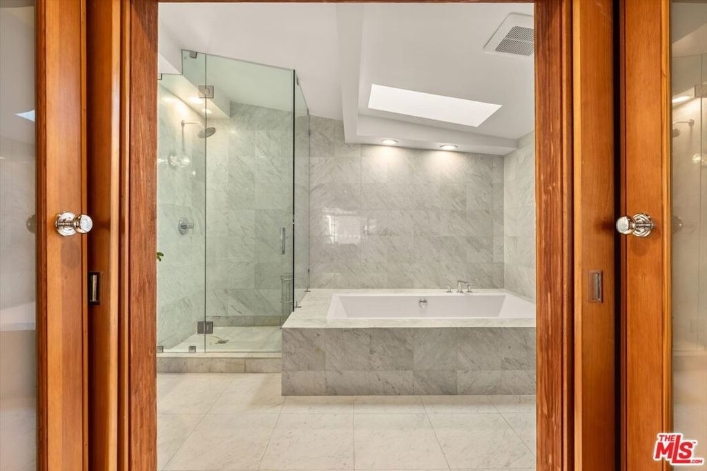 936 Palisades Beach Road - Photo 18