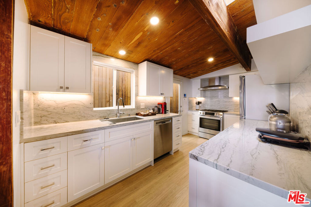 936 Palisades Beach Road - Photo 5