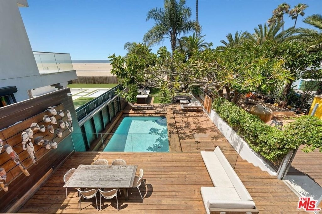 936 Palisades Beach Road - Photo 37