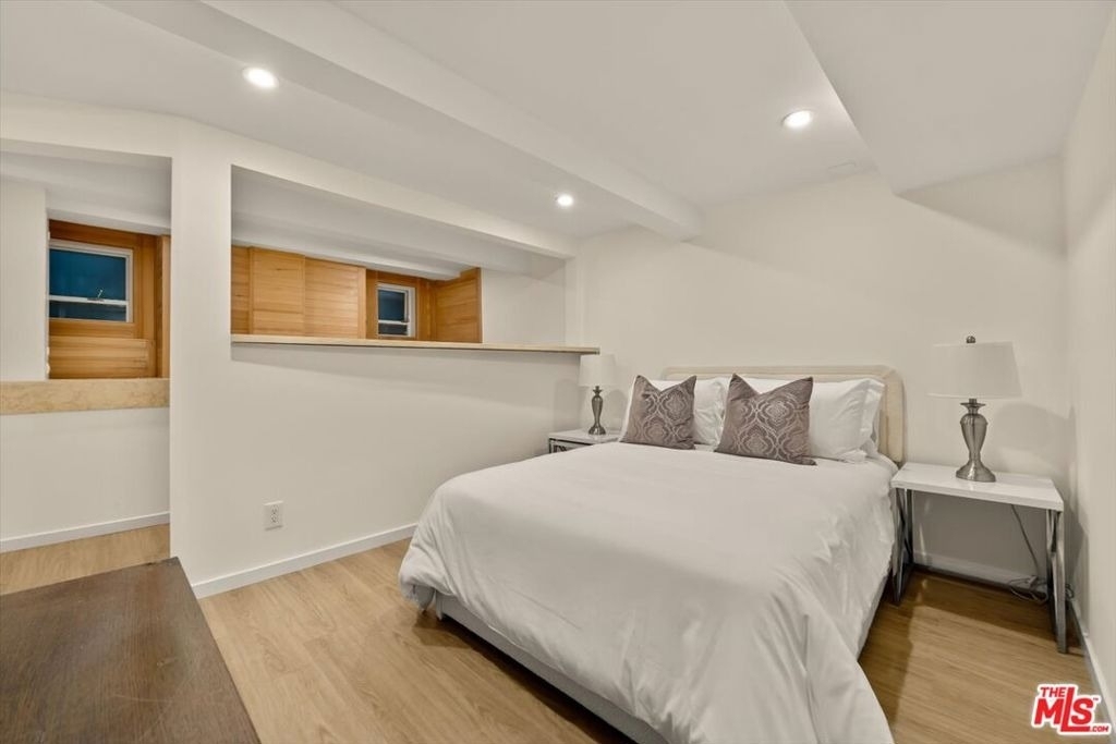 936 Palisades Beach Road - Photo 26