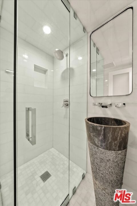 936 Palisades Beach Road - Photo 29