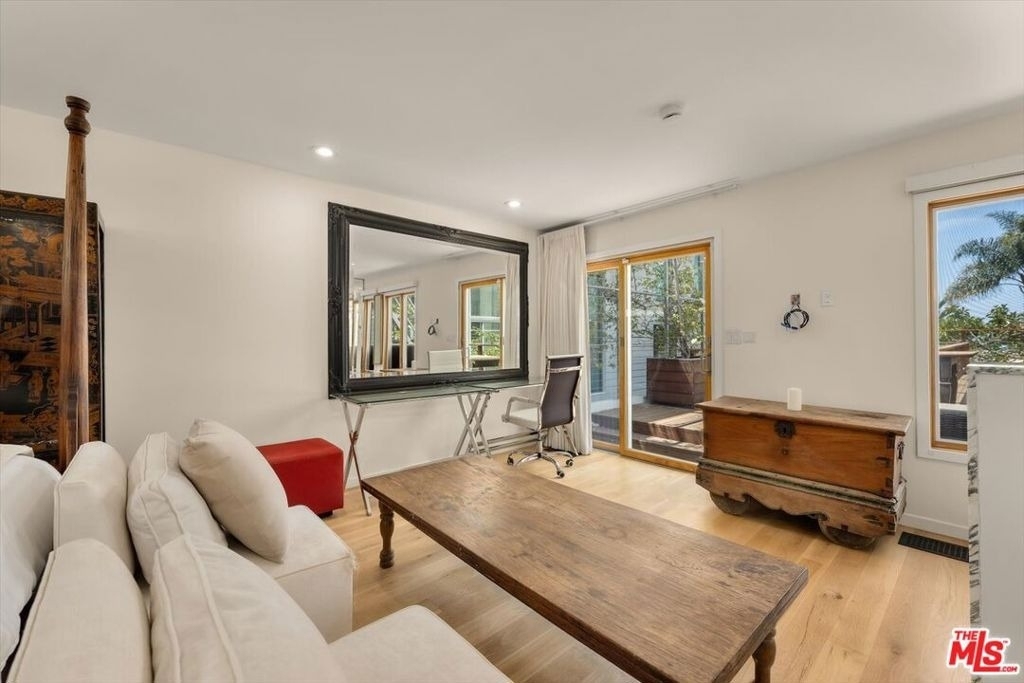 936 Palisades Beach Road - Photo 31